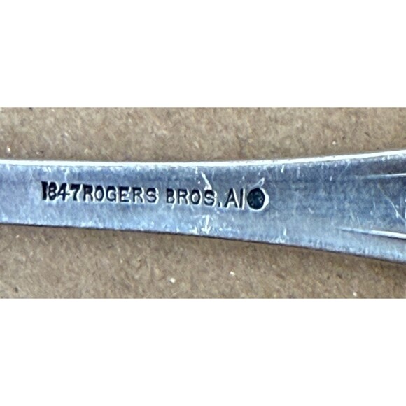 1847 Rogers Bros Antique Avon Berry Serving Spoon Silverplate A1 Gold Wash 1906 - Picture 8 of 9